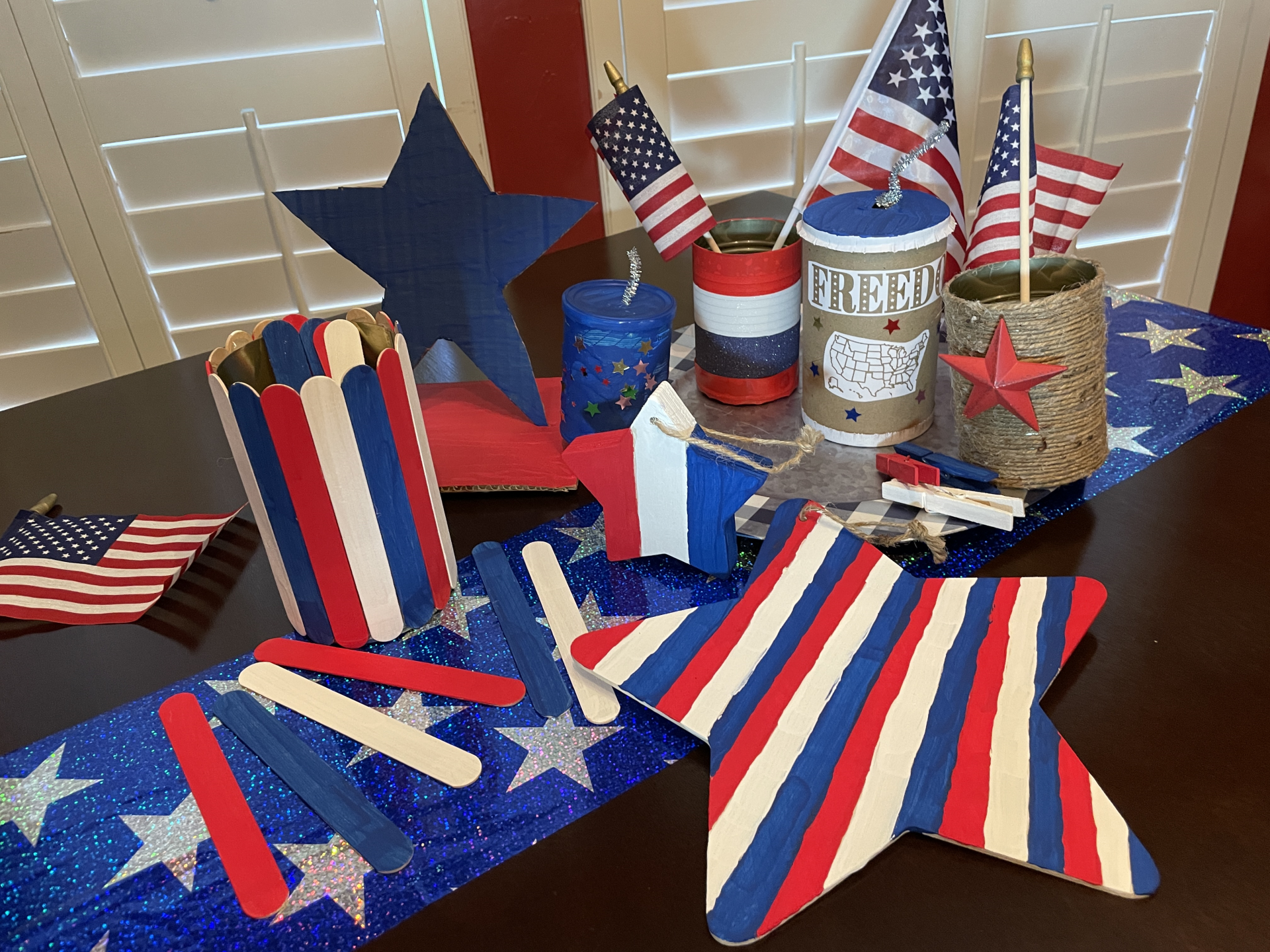 Cheap And Easy DIY Decorations For 4th Of July - Six Star Family Fun