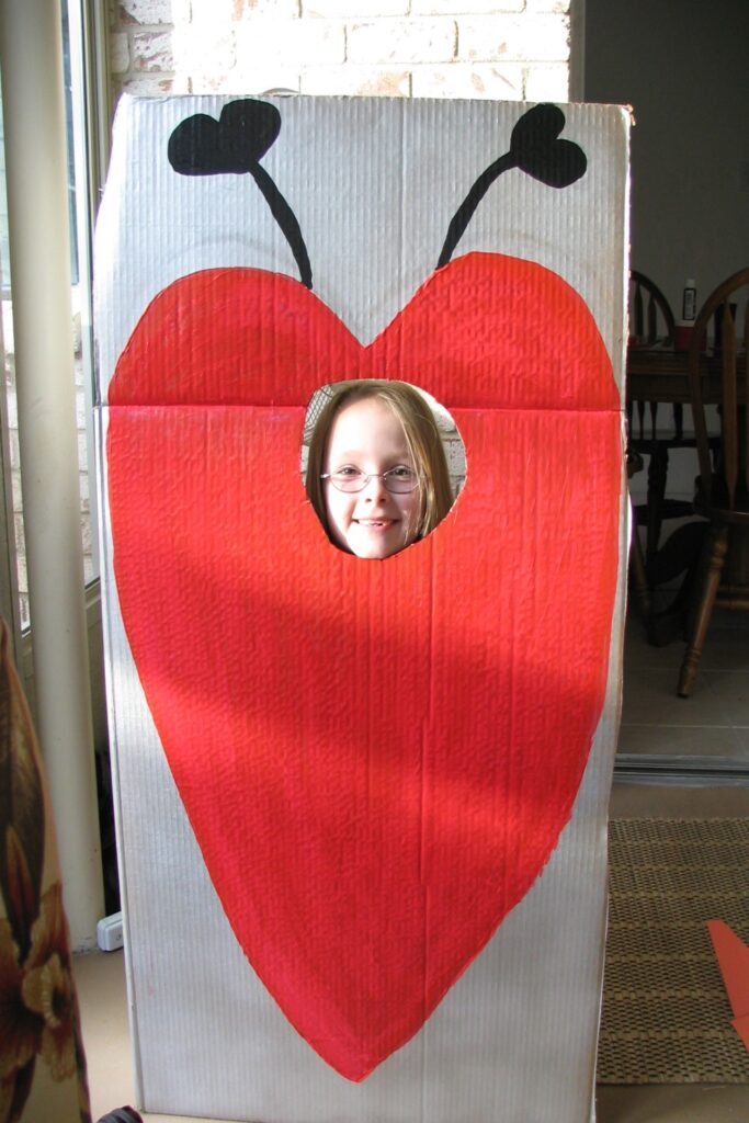 upcycle cardboard crafts